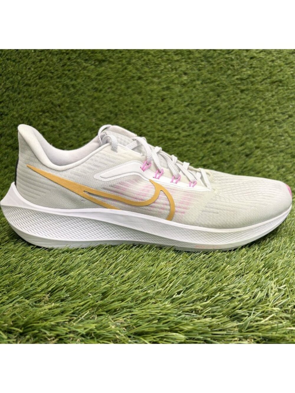 Nike Air Zoom Pegasus 39 Womens Size 11 White Gold Pink Running Shoes Sneakers